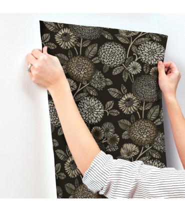 3125-72327 - Zalipie Black Floral Trail Wallpaperr-Kinfolk
