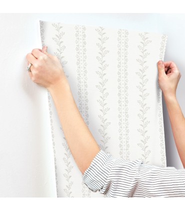 MF4765 - Everleigh Grey Wallpaper- Magnolia Home 4